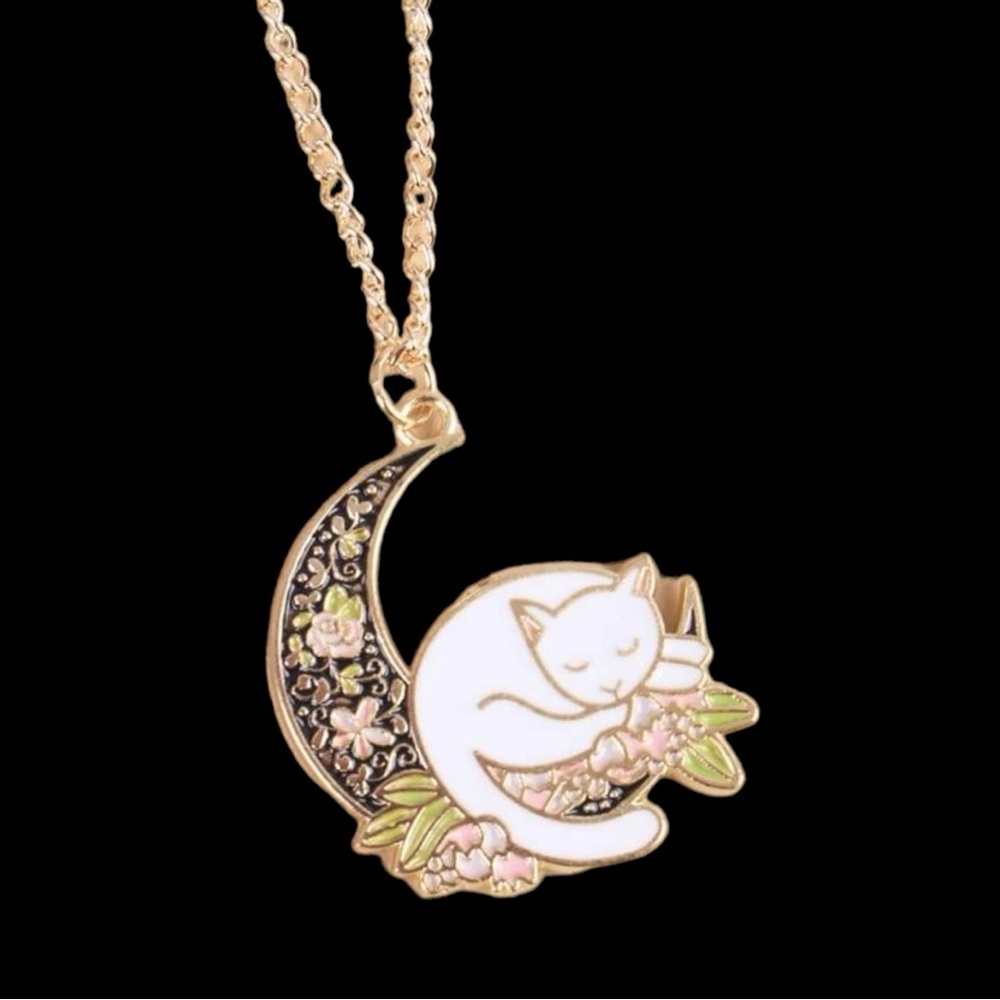 ✨White Kitty Cat in the Crescent Moon Fairycore Necklace✨